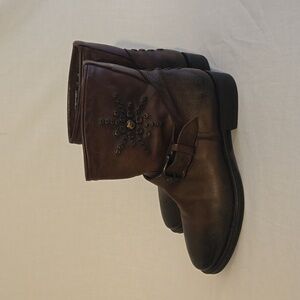 Strategia Ankle Boots